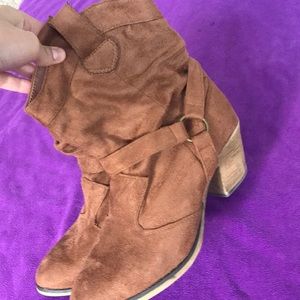 Tan cowboy boots🌕 SALE